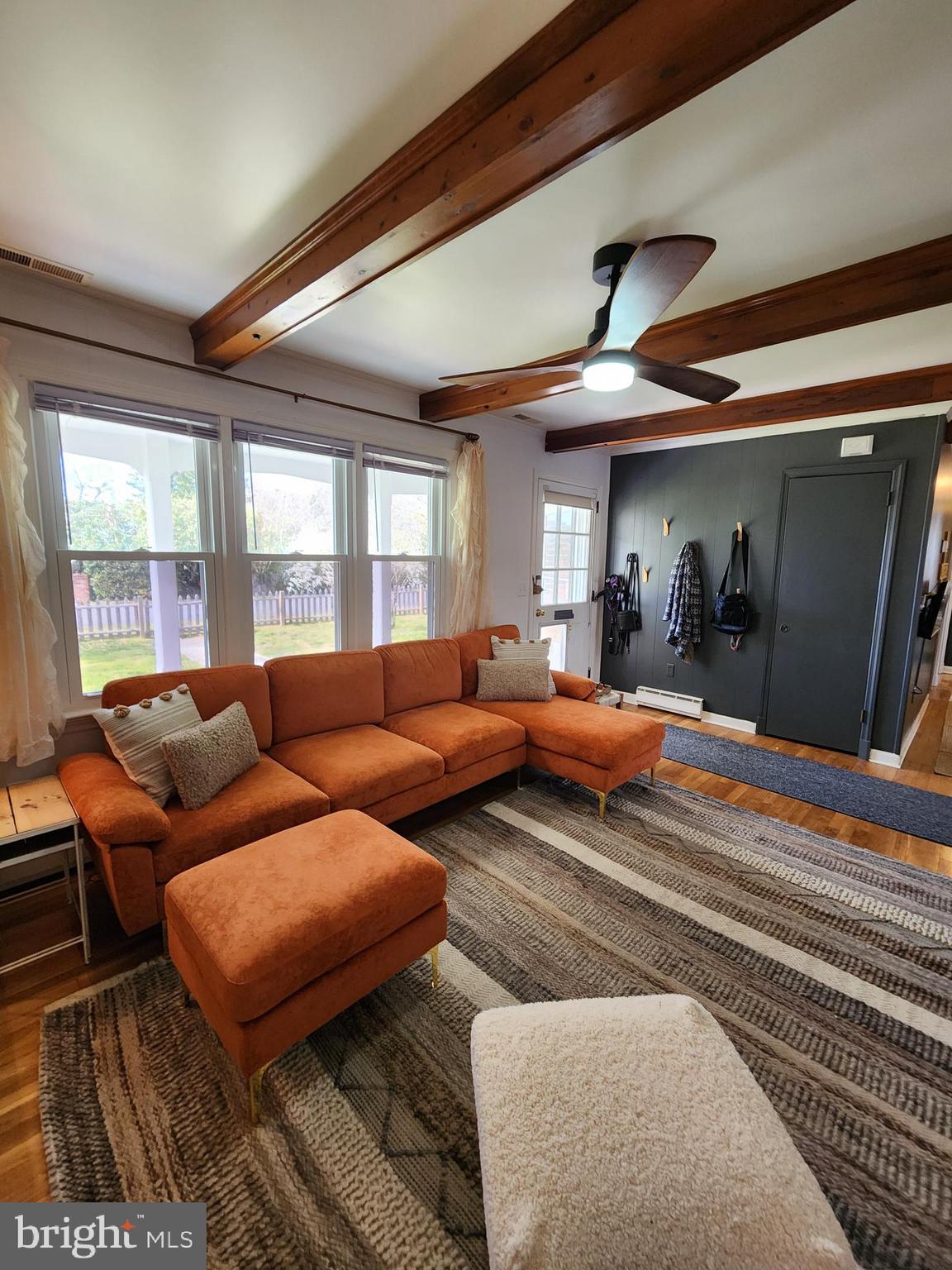102 Choptank Terrace Cambridge, MD 21613 - Photo 3 of 25 Spacious living room