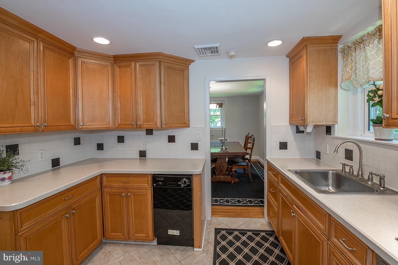 412 Grange Road Wayne, PA 19087 - Photo 12 of 33