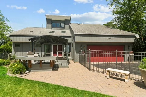 $750,000 | 1120 Fortress Drive, McHenry, IL 60050