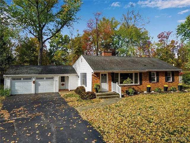 $349,900 | 4570 Christian Drive, Clarence, NY 14031