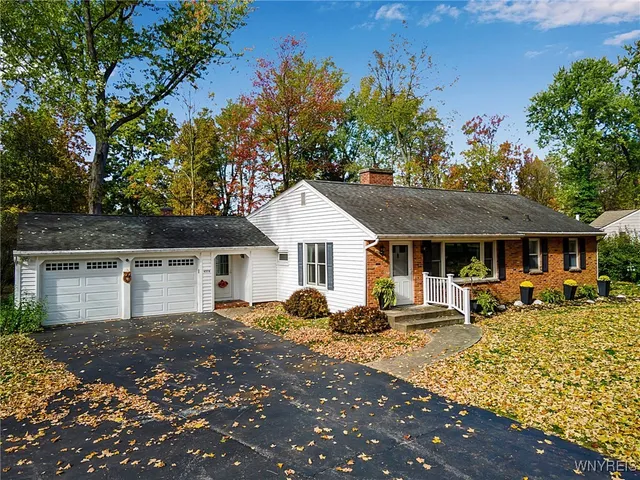 $349,900 | 4570 Christian Drive, Clarence, NY 14031