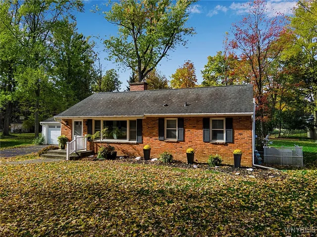 $349,900 | 4570 Christian Drive, Clarence, NY 14031