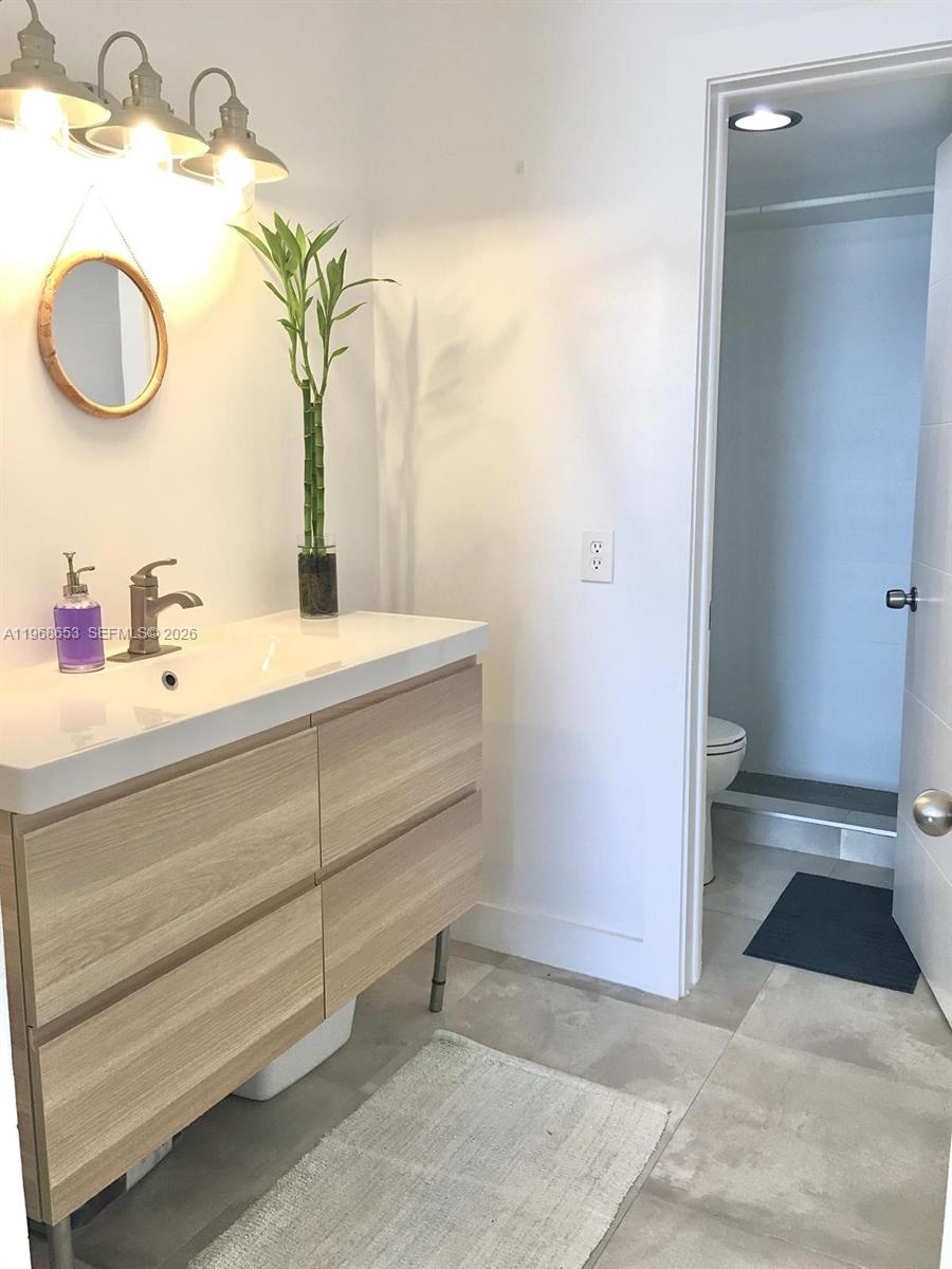 677 Southwest 9th Avenue, Unit 406 Miami, FL 33130 - Photo 7 of 8