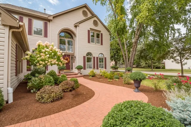 $505,000 | 1582 Dogwood Drive, Crystal Lake, IL 60014