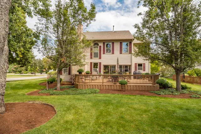 $505,000 | 1582 Dogwood Drive, Crystal Lake, IL 60014