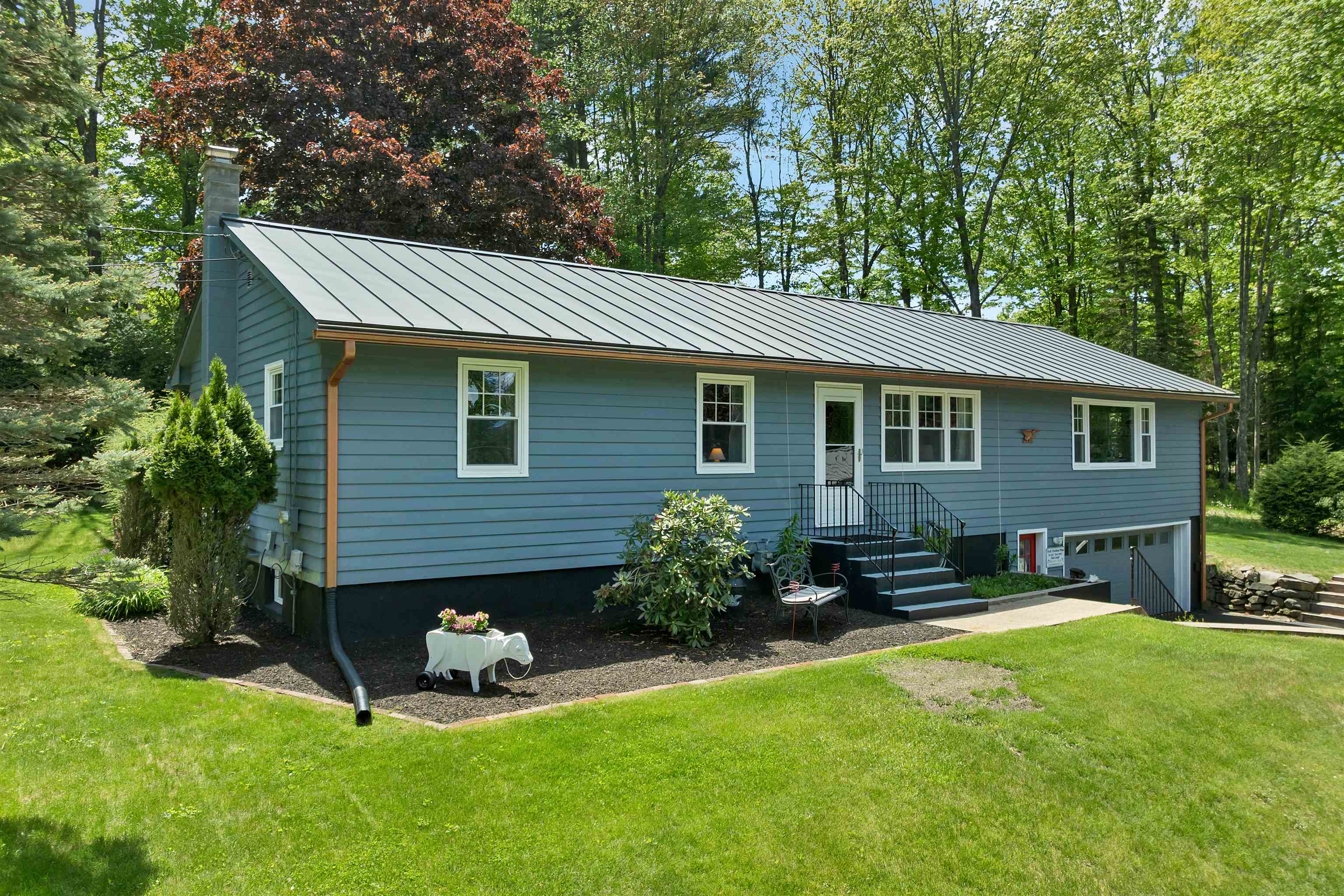 121 Terrace Road Franklin, NH 03235 - Photo 2 of 46