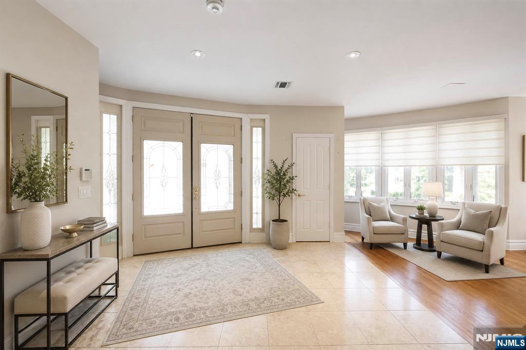 290 Dunkerhook Road Paramus, NJ 07652 - Photo 4 of 50