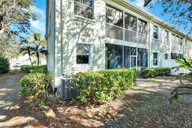$539,000 | 1345 Mariposa Circle, Unit 5204, Naples, FL 34105