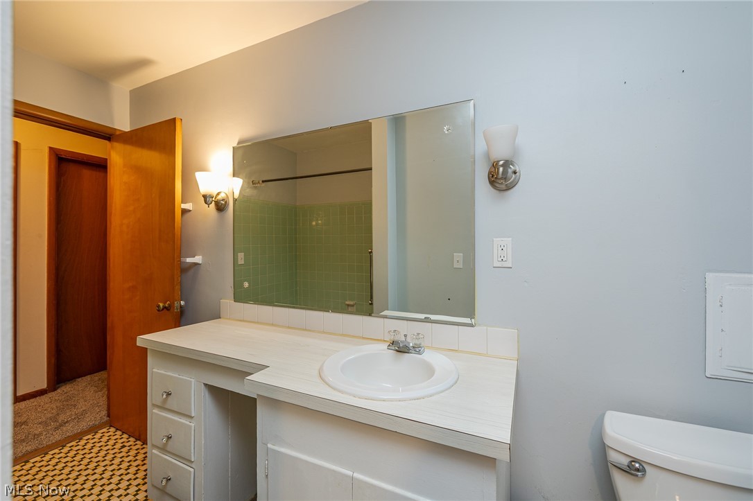 5670 Cherokee Road Cleveland, OH 44124 - Photo 13 of 37