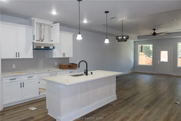 $2,375 | 2002 Reagan Court, Bryan, TX 77802