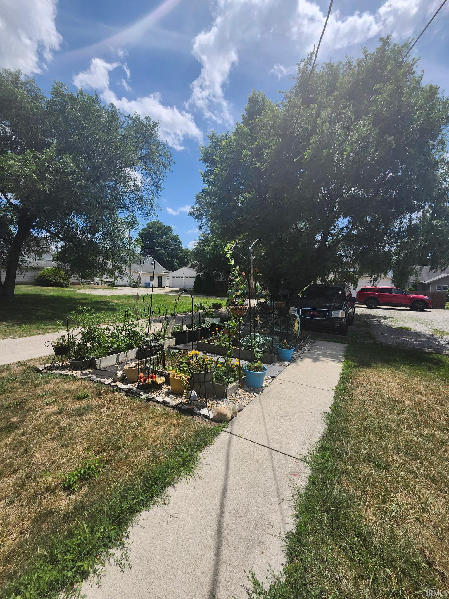 208 East Van Buren Street Columbia City, IN 46725 - Photo 2 of 8