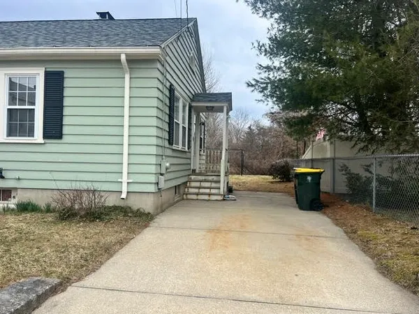 $2,300 | 370 Chapel Street, Burrillville, RI 02830
