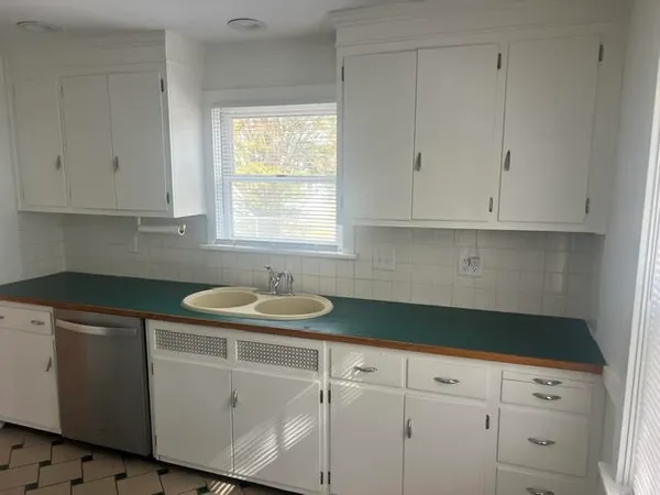 $2,300 | 370 Chapel Street, Burrillville, RI 02830