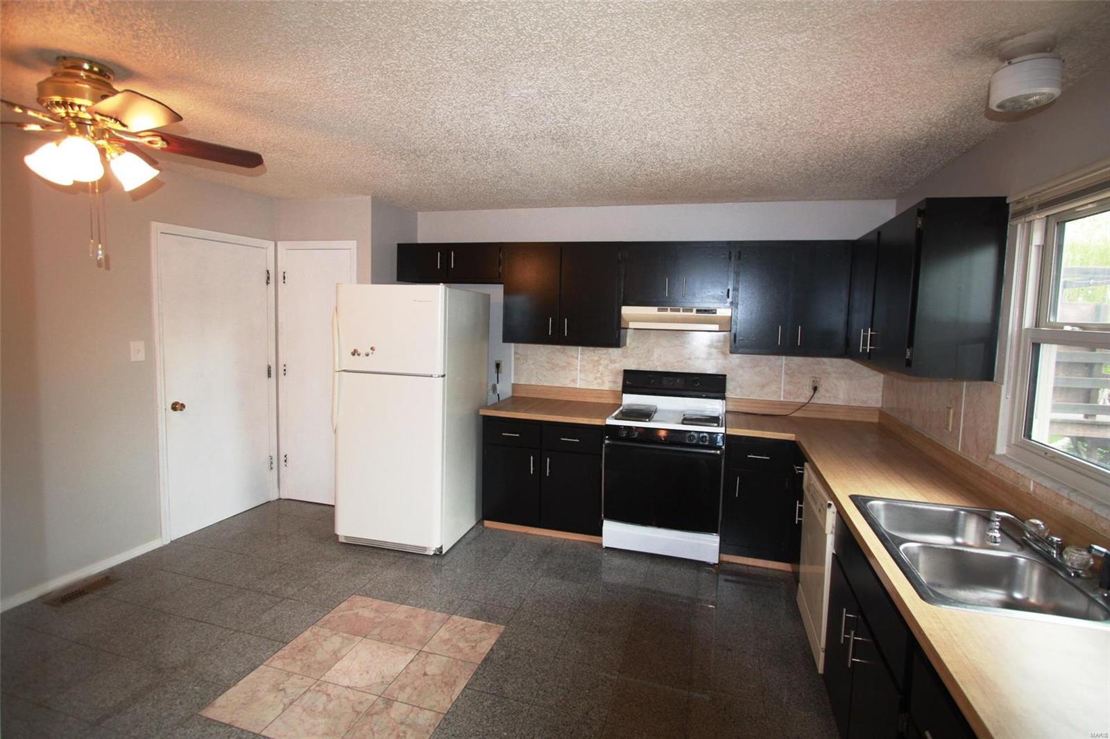 525 Sappington Barracks Road St. Louis, MO 63125 - Photo 5 of 18 Gallery Image 5