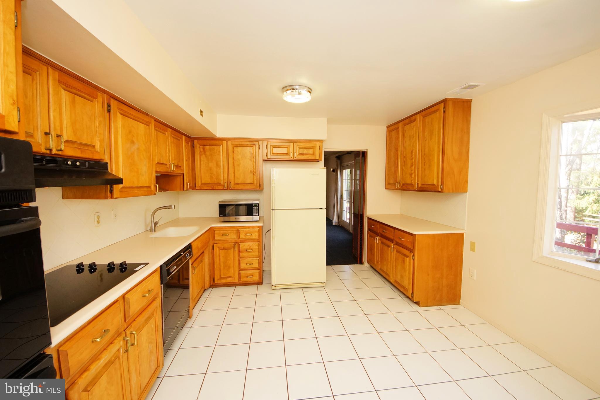 8 Randi Way Titusville, NJ 08560 - Photo 16 of 39 Kitchen