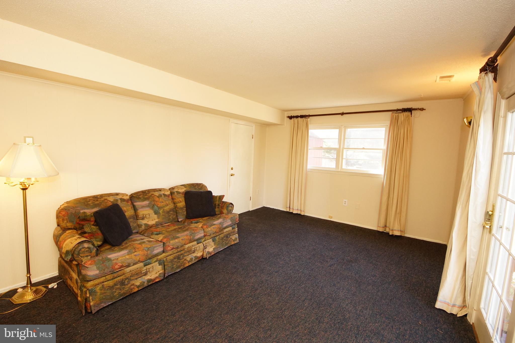 8 Randi Way Titusville, NJ 08560 - Photo 21 of 39 Family Room