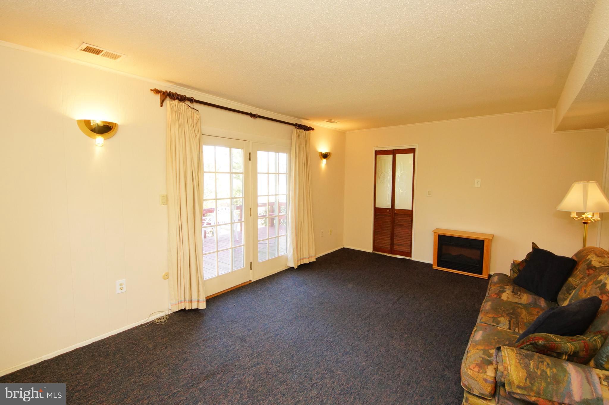 8 Randi Way Titusville, NJ 08560 - Photo 23 of 39 Family Room
