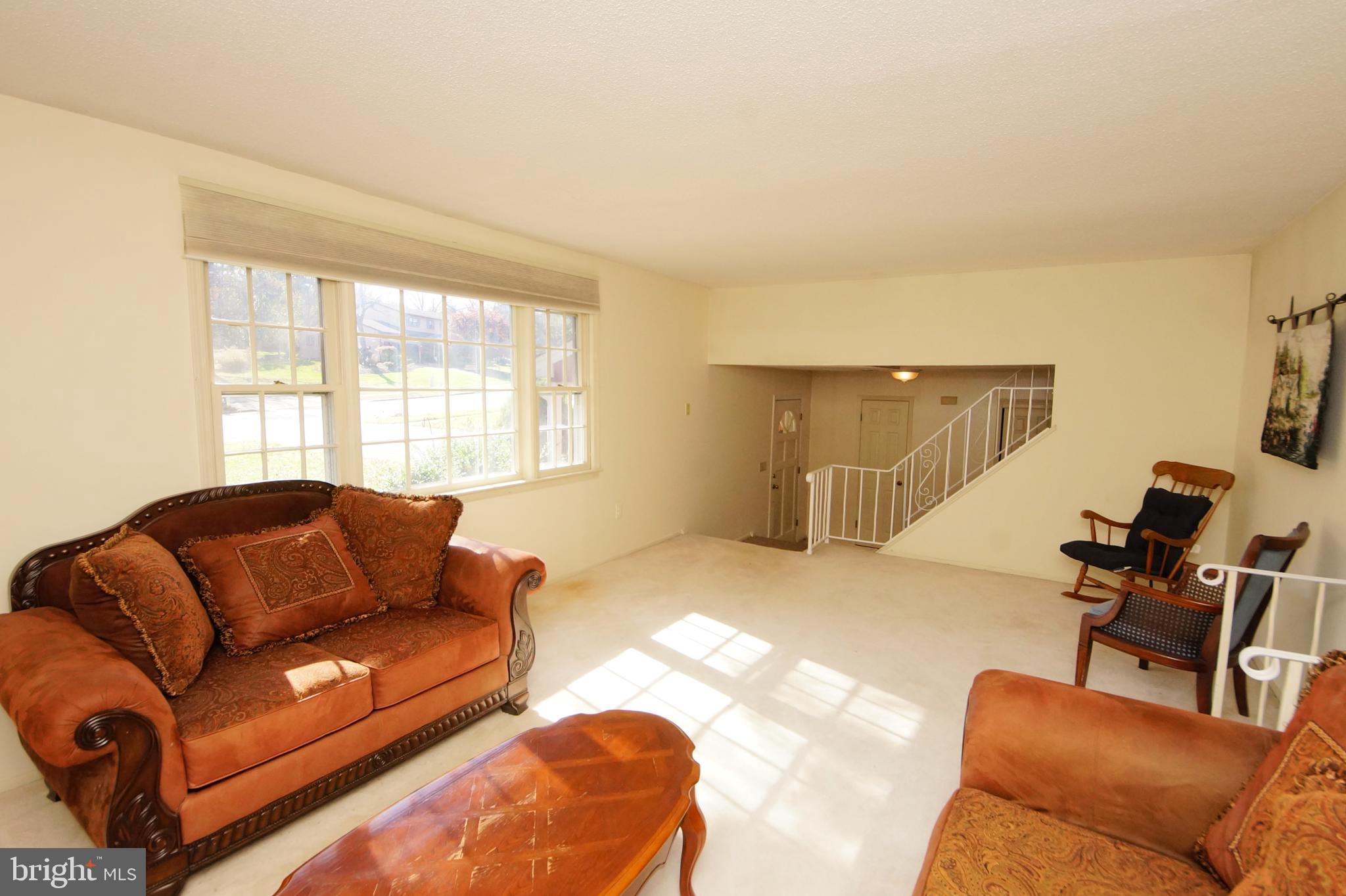 8 Randi Way Titusville, NJ 08560 - Photo 8 of 39 Living Room