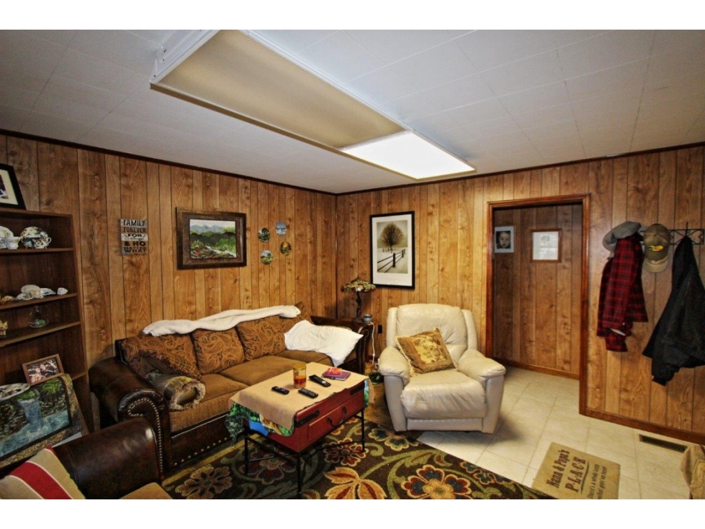 342 Bob Jobe Road Gray, TN 37615 - Photo 5 of 14 Living Room 1