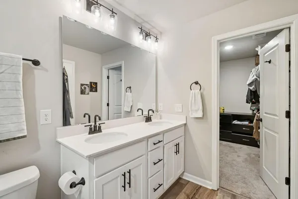 $2,100 | 8412 Hidden Baker's Trace, North Charleston, SC 29418