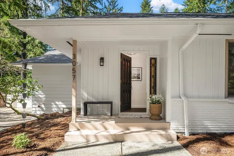 a view of entrance front of house