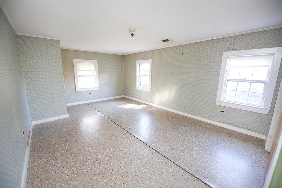 39 Old Manchester Road Raymond, NH 03077 - Photo 22 of 40