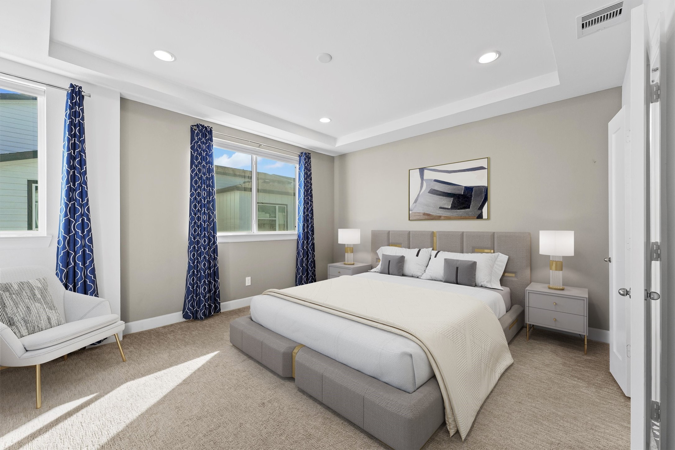 1050 Timbergrove Yards Lane Houston, TX 77008 - Photo 15 of 33 a bedroom with a bed and a couch