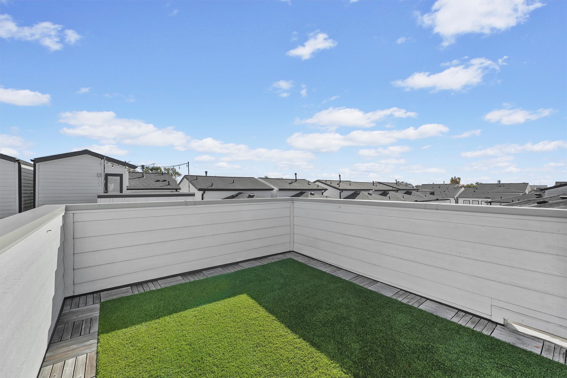 1050 Timbergrove Yards Lane Houston, TX 77008 - Photo 3 of 33 a view of a terrace with outdoor space