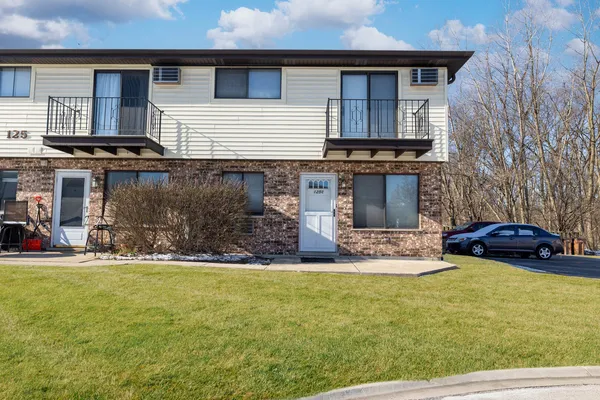 $185,000 | 125 Willows Edge Court, Unit C, Willow Springs, IL 60480