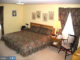 439 Sugarmill Road Huntingdon Valley, PA 19006 - Photo 5 of 6