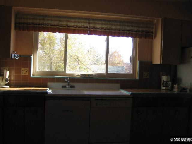 740 Brookfield Drive Reno, NV 89503 - Photo 7 of 9 Photo 7