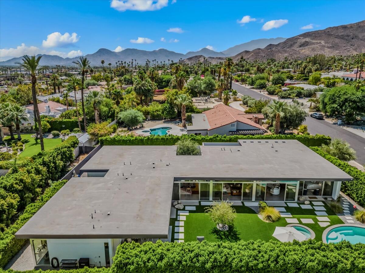 71466 San Gorgonio Road Rancho Mirage, CA 92270 - Photo 28 of 81 an aerial view of a house with a garden