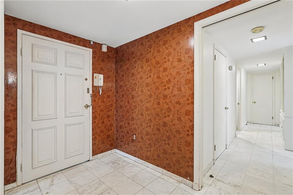 5048 Fifth Avenue, Unit 101 Pittsburgh, PA 15232 - Photo 11 of 24 a view of a small space