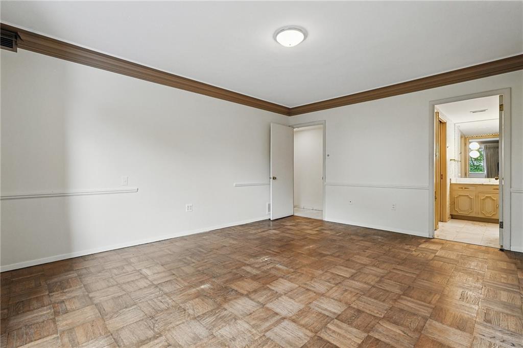 5048 Fifth Avenue, Unit 101 Pittsburgh, PA 15232 - Photo 17 of 24 a view of an empty room