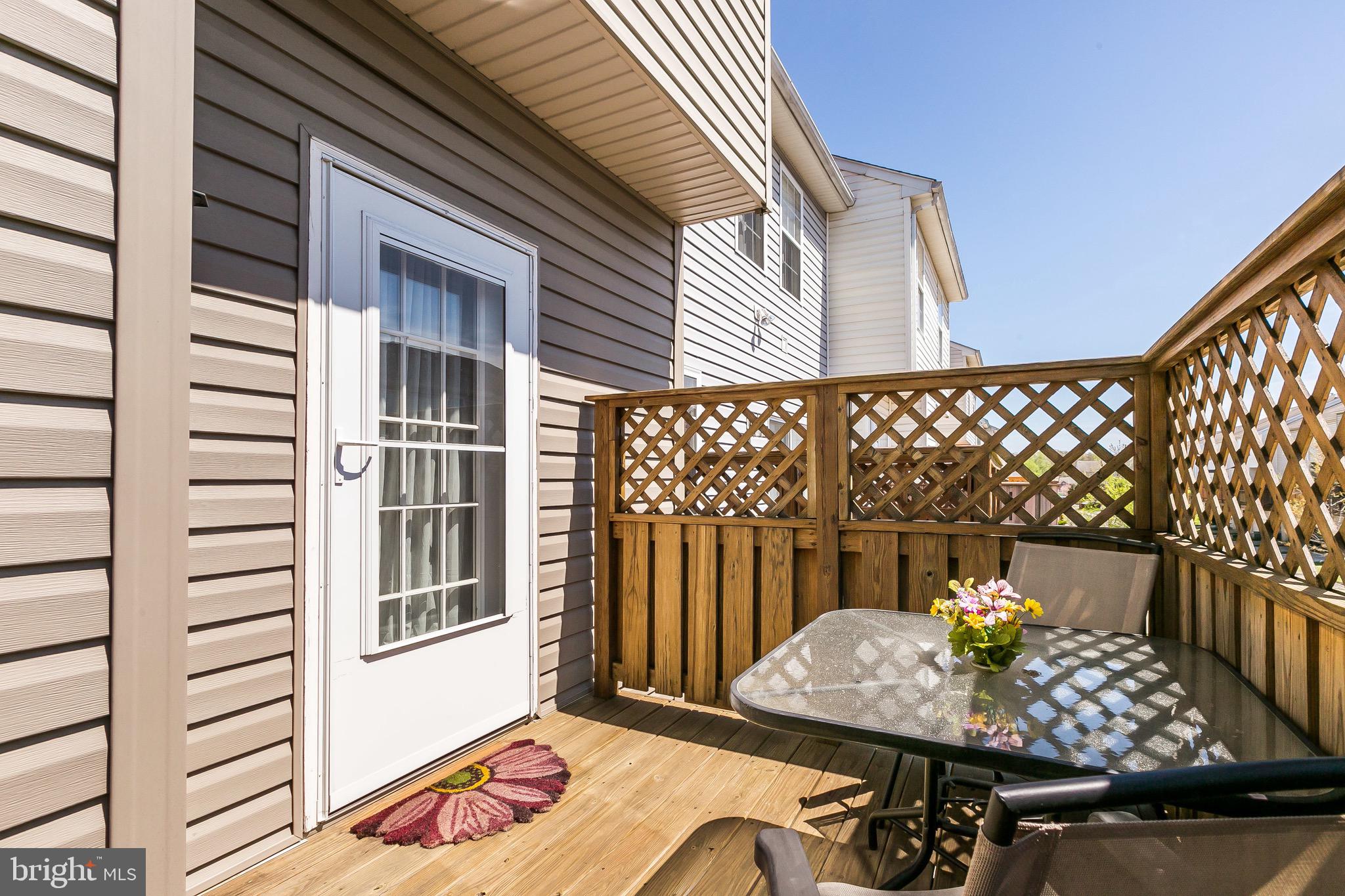 5003 Leasdale Road Baltimore, MD 21237 - Photo 16 of 38 Storm Door w/ Built In Screen - Let The Breeze In