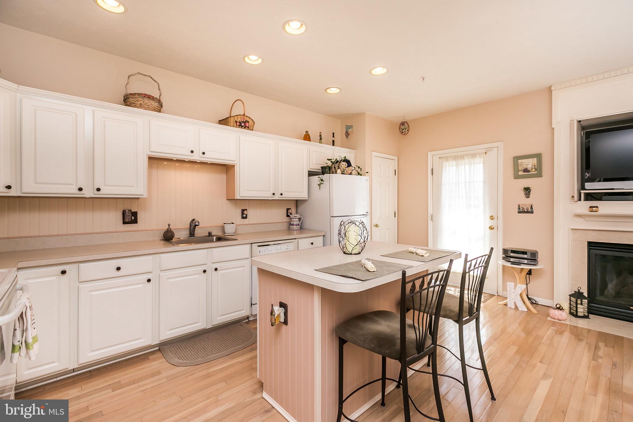5003 Leasdale Road Baltimore, MD 21237 - Photo 9 of 38 Spacious Kitchen w/ Island