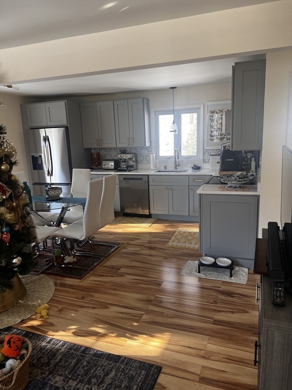 635 Florence Road Northampton, MA 01062 - Photo 6 of 20 Gallery Image 6