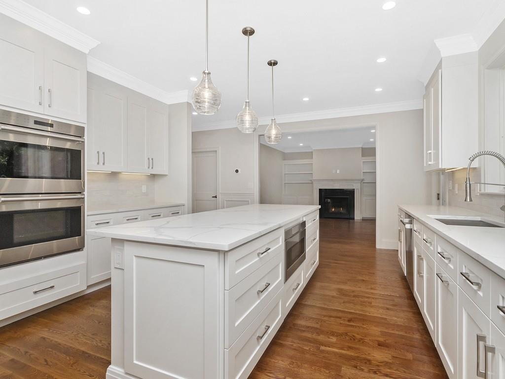 10 Elinor Road Newton, MA 02461 - Photo 8 of 28 Gallery Image 8
