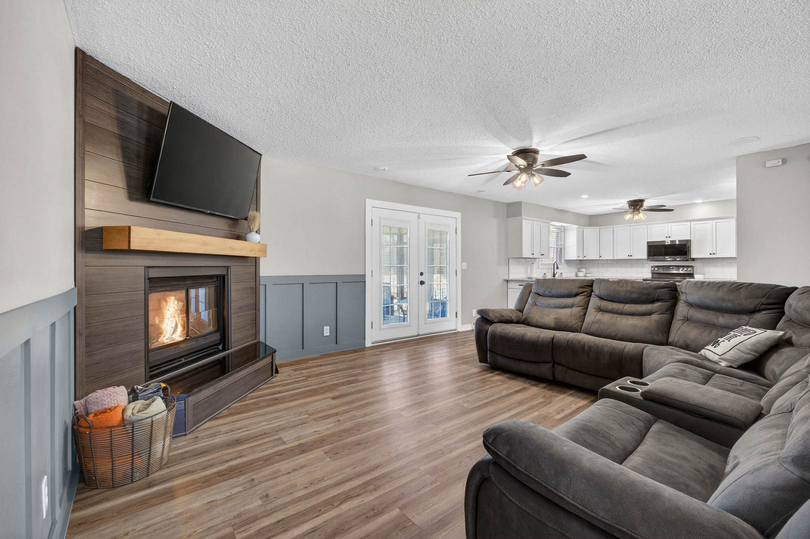 6 Sunset Circle Bettendorf, IA 52722 - Photo 3 of 43