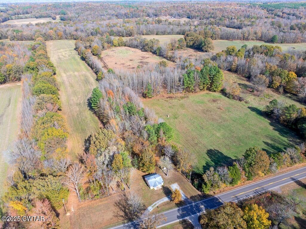 8405 Highway 77 Huntingdon, TN 38344 - Photo 18 of 37 an aerial view of residential houses with outdoor space