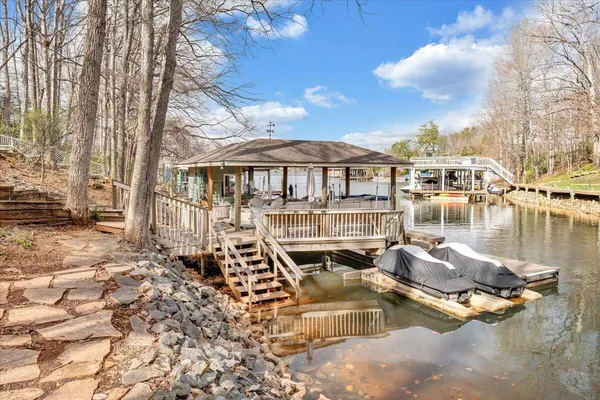 $1,350,000 | 406 Anchor Drive, Moneta, VA 24121