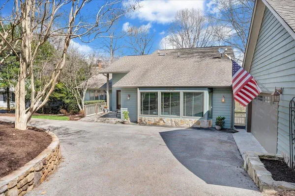 $1,350,000 | 406 Anchor Drive, Moneta, VA 24121