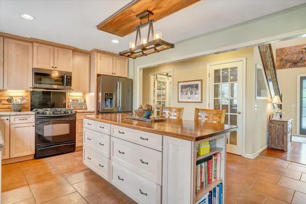 $1,350,000 | 406 Anchor Drive, Moneta, VA 24121