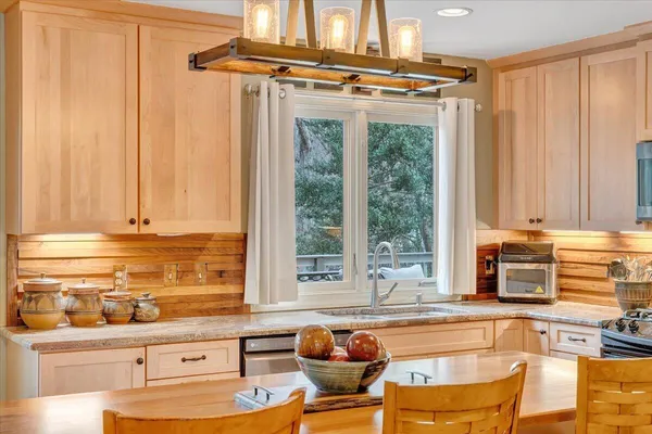 $1,350,000 | 406 Anchor Drive, Moneta, VA 24121