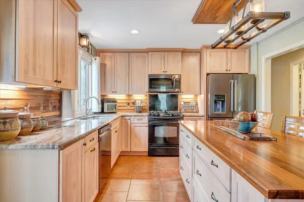 $1,350,000 | 406 Anchor Drive, Moneta, VA 24121