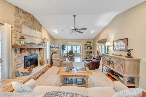 $1,350,000 | 406 Anchor Drive, Moneta, VA 24121