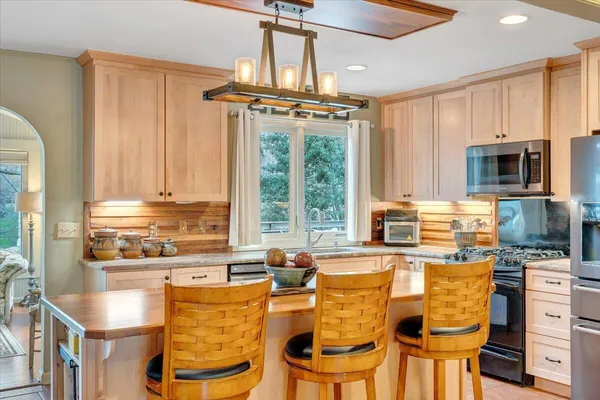 $1,350,000 | 406 Anchor Drive, Moneta, VA 24121