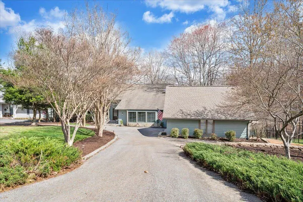 $1,350,000 | 406 Anchor Drive, Moneta, VA 24121