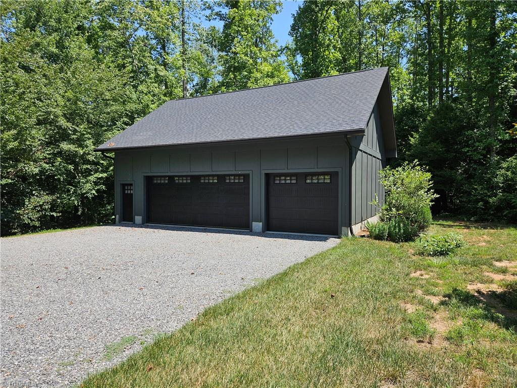 1106 River Road Dobson, NC 27017 - Photo 5 of 36 Gallery Image 5