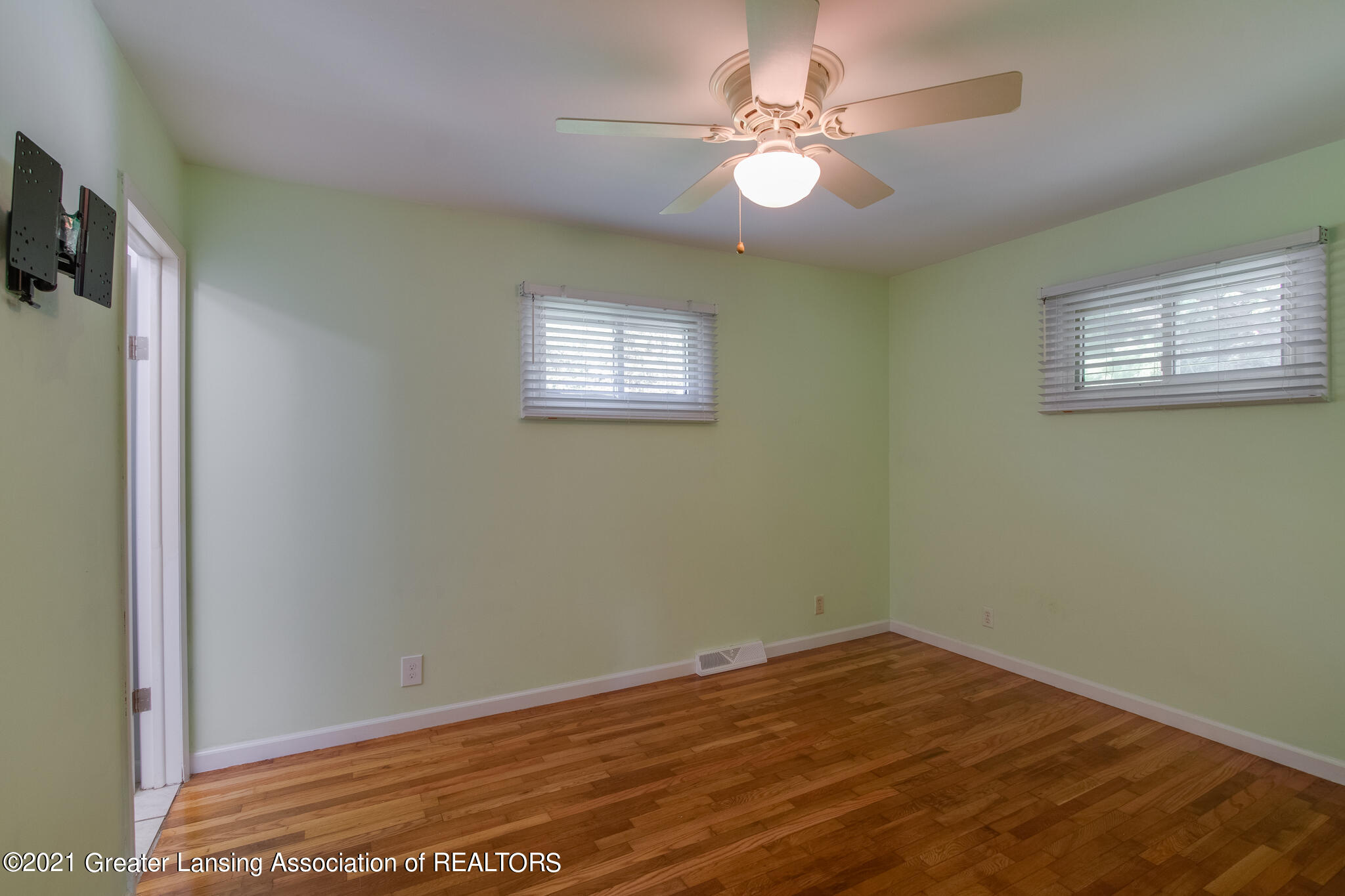 919 Wolverine Road Mason, MI 48854 - Photo 29 of 43 919_Wolverine_JEFF-16